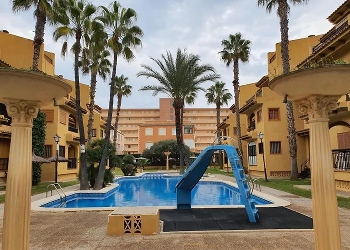 Modern Apartment Near The Beach